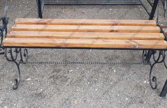 Лавка металлическая кованая без спинки, деревянное сиденье (1,2-1,5)